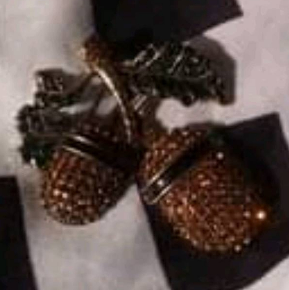 Brooch